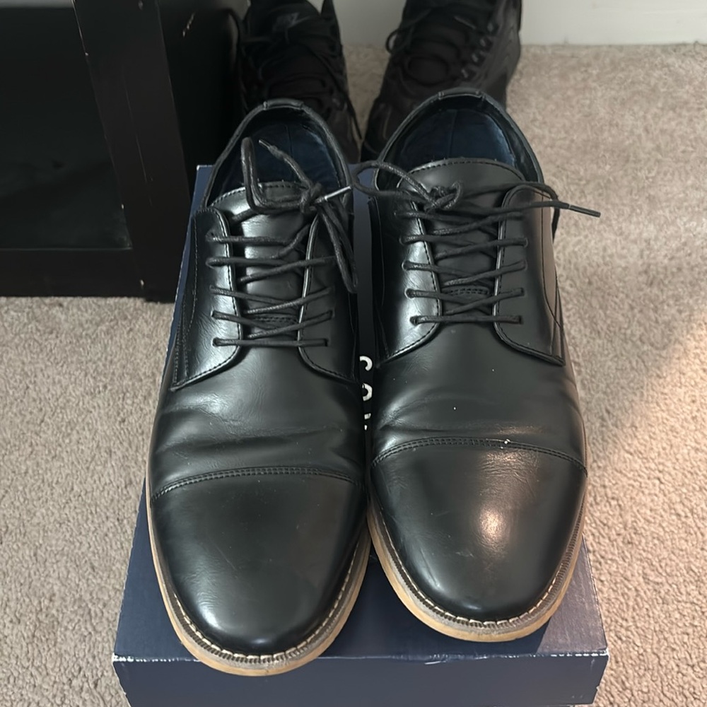 Men’s black dress shoes